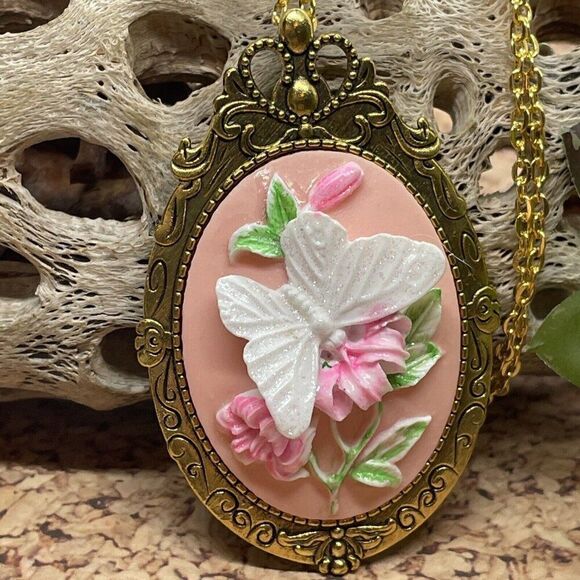 GOLD  3D BUTTERFLY CAMEO Pink  PENDANT NECKLACE Victorian Style Birthday gift - Picture 2 of 10